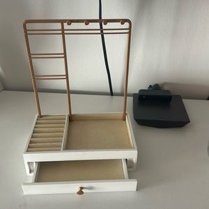 jewelry holder